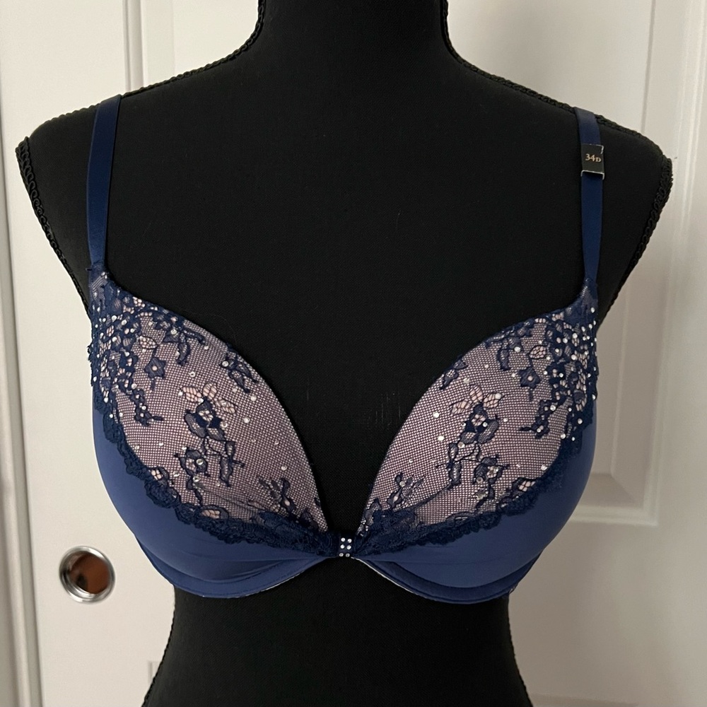 Victoria Secret Rhinestone/Lace Padded Demi Bra size 34D